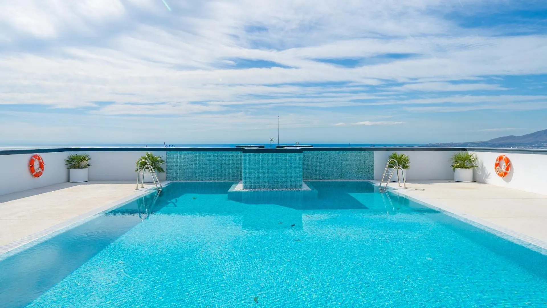 Xpce Urban 4 Malaga Skyline - Free Parking Apartment