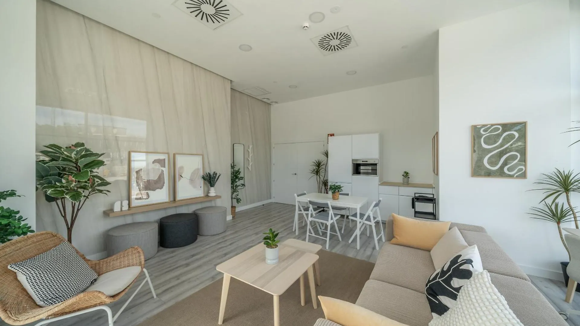 Xpce Urban 4 Malaga Skyline - Free Parking Apartment