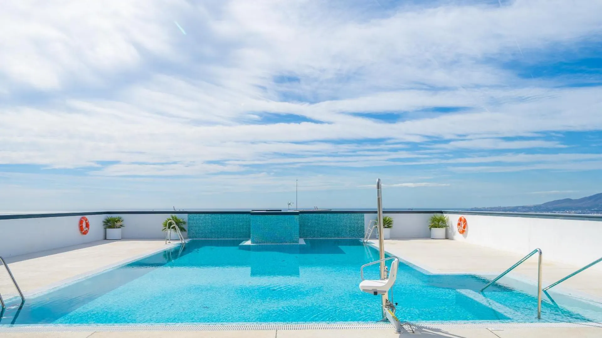 Xpce Urban 4 Malaga Skyline - Free Parking Apartment
